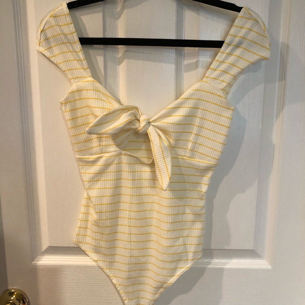 Tie-knot bodysuit yellow and cream
